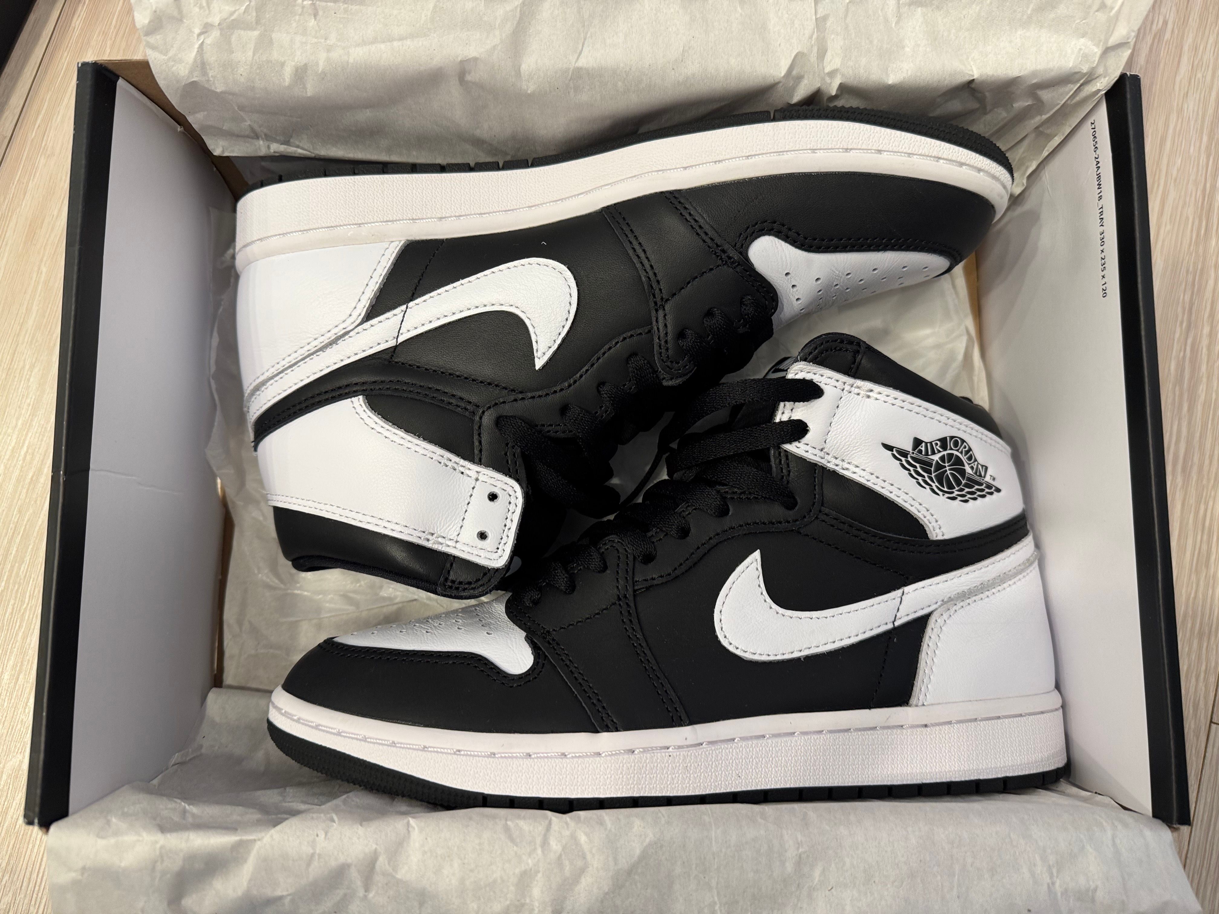 Nike Air Jordan 1 Retro High OG "Black/White"