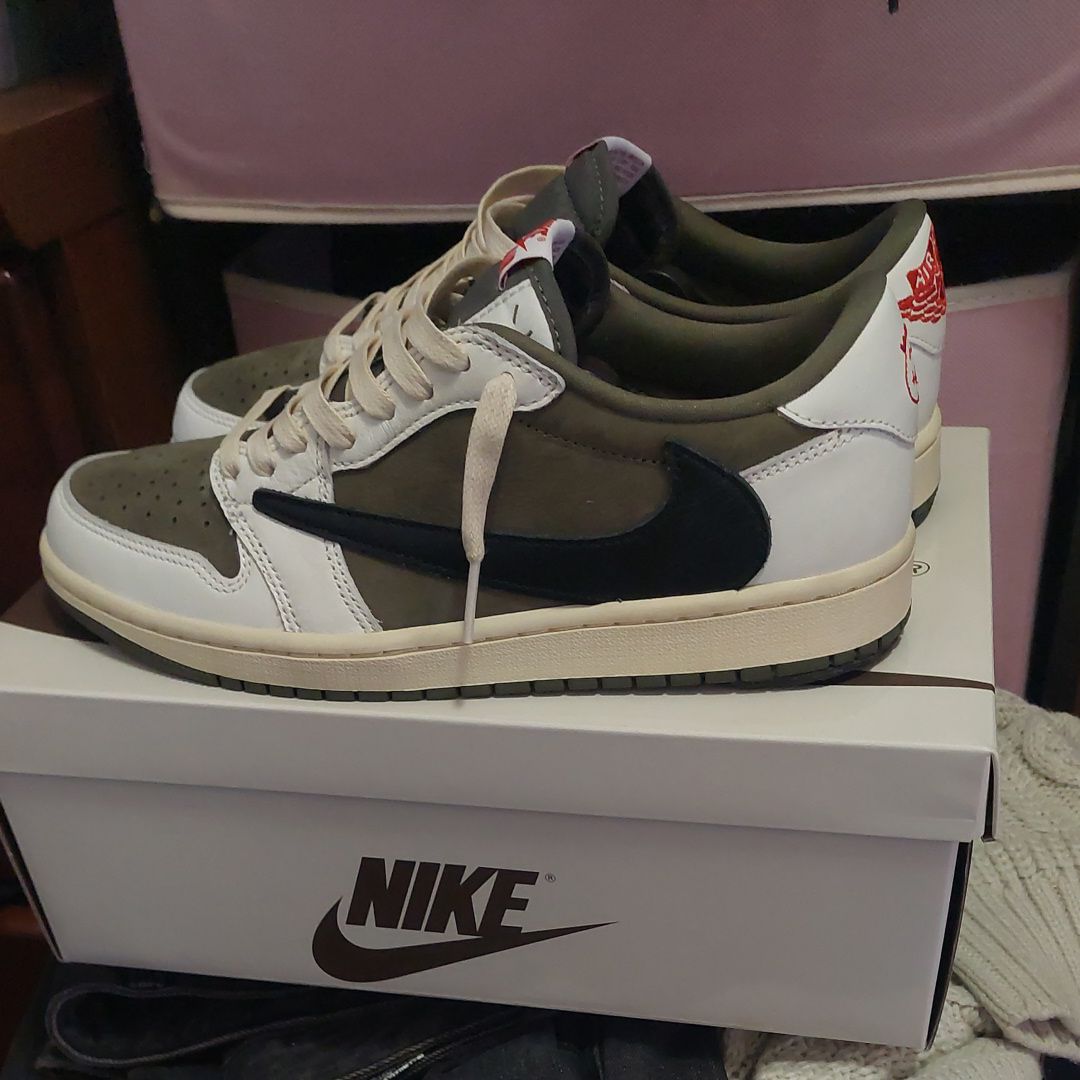 Travis Scott × Nike Air Jordan 1 Low OG SP "Reverse Olive"