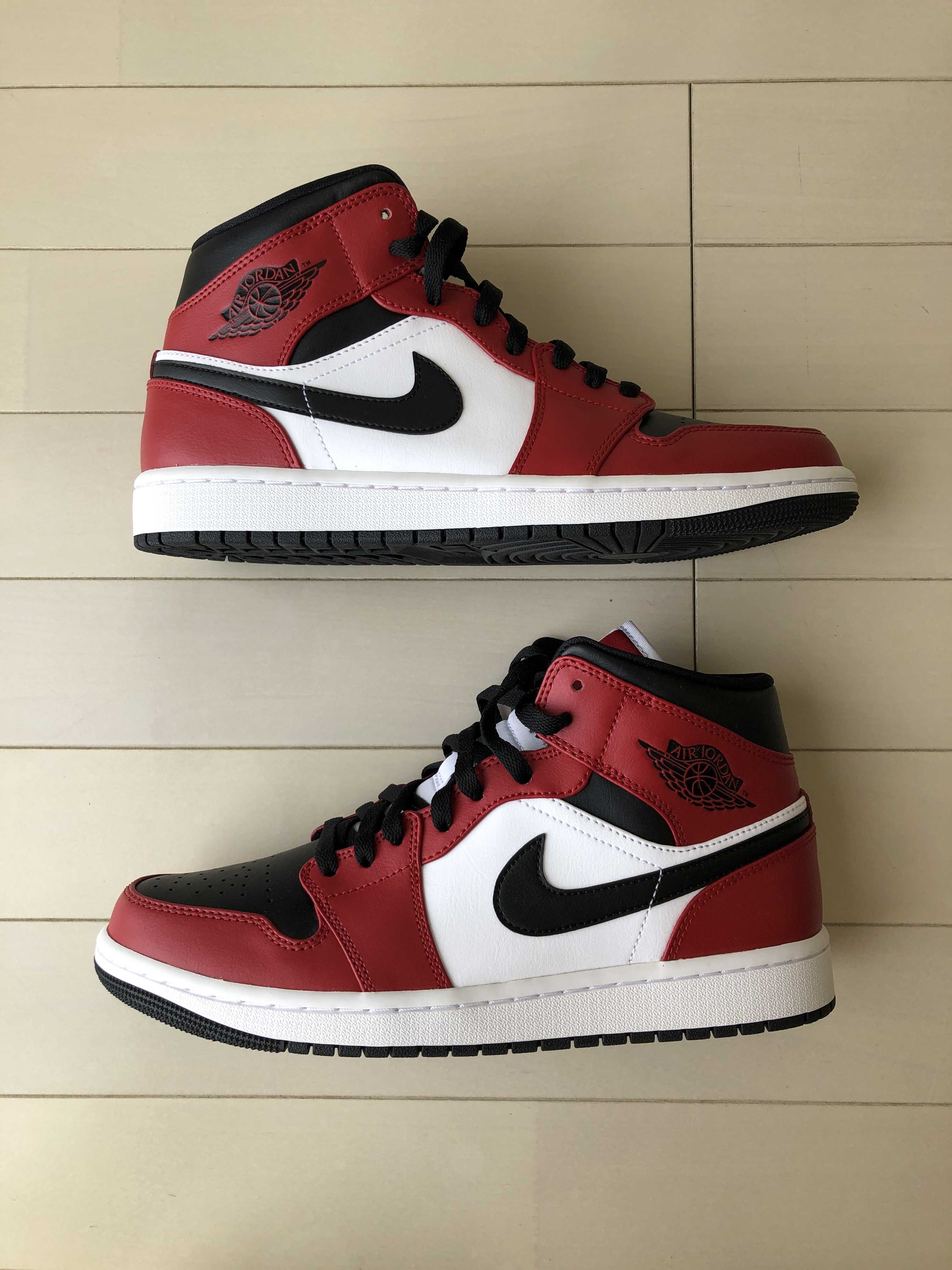 Nike Air Jordan 1 Mid "Chicago Black Toe"