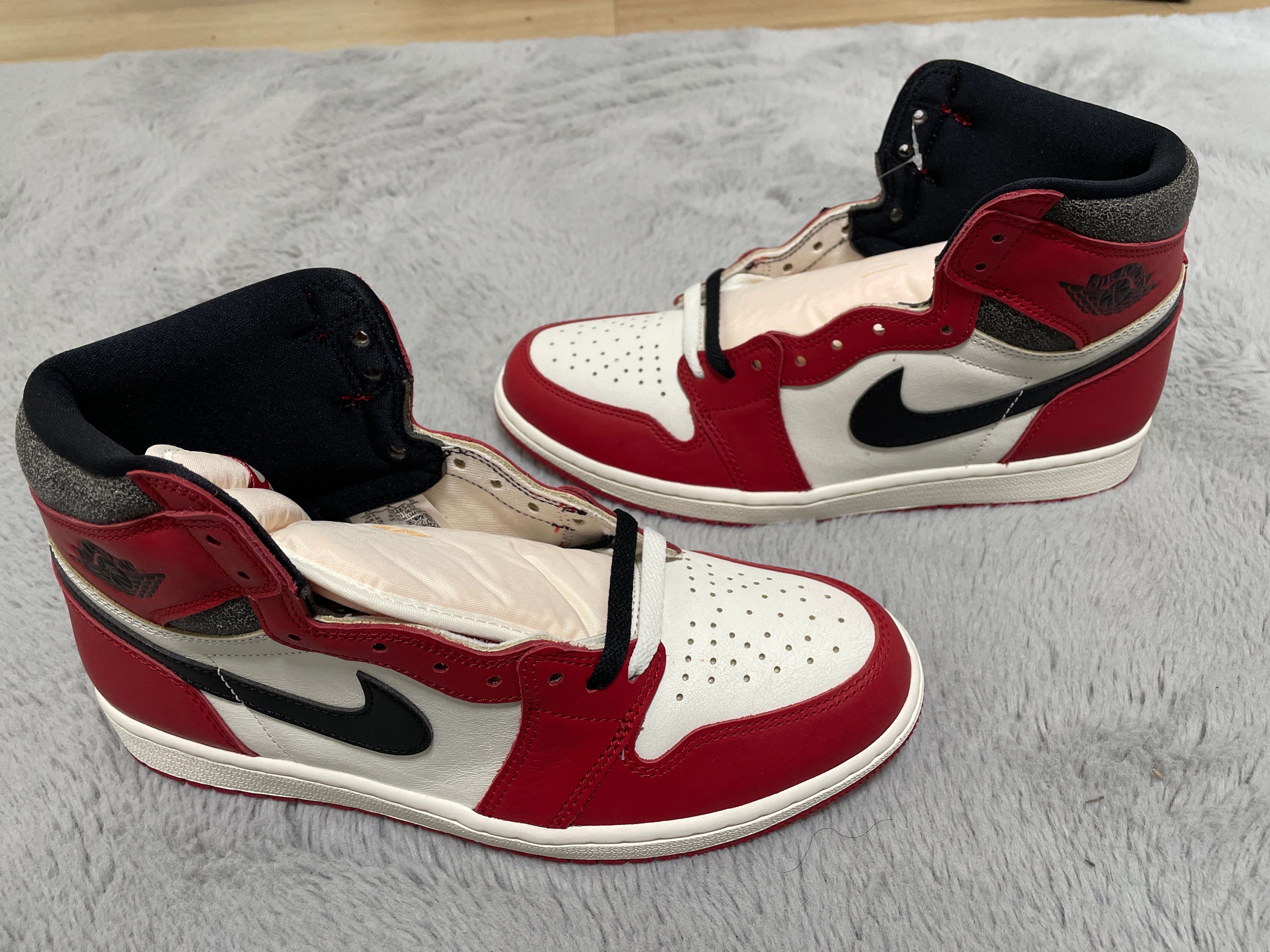 Nike Air Jordan 1 High OG "Lost & Found/Chicago"