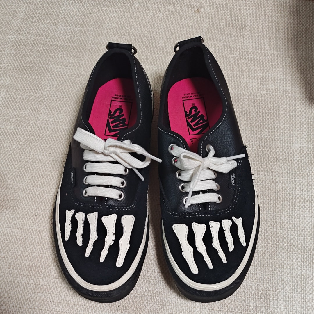 Mark SBTG × Vans Authentic "Black/Mars"