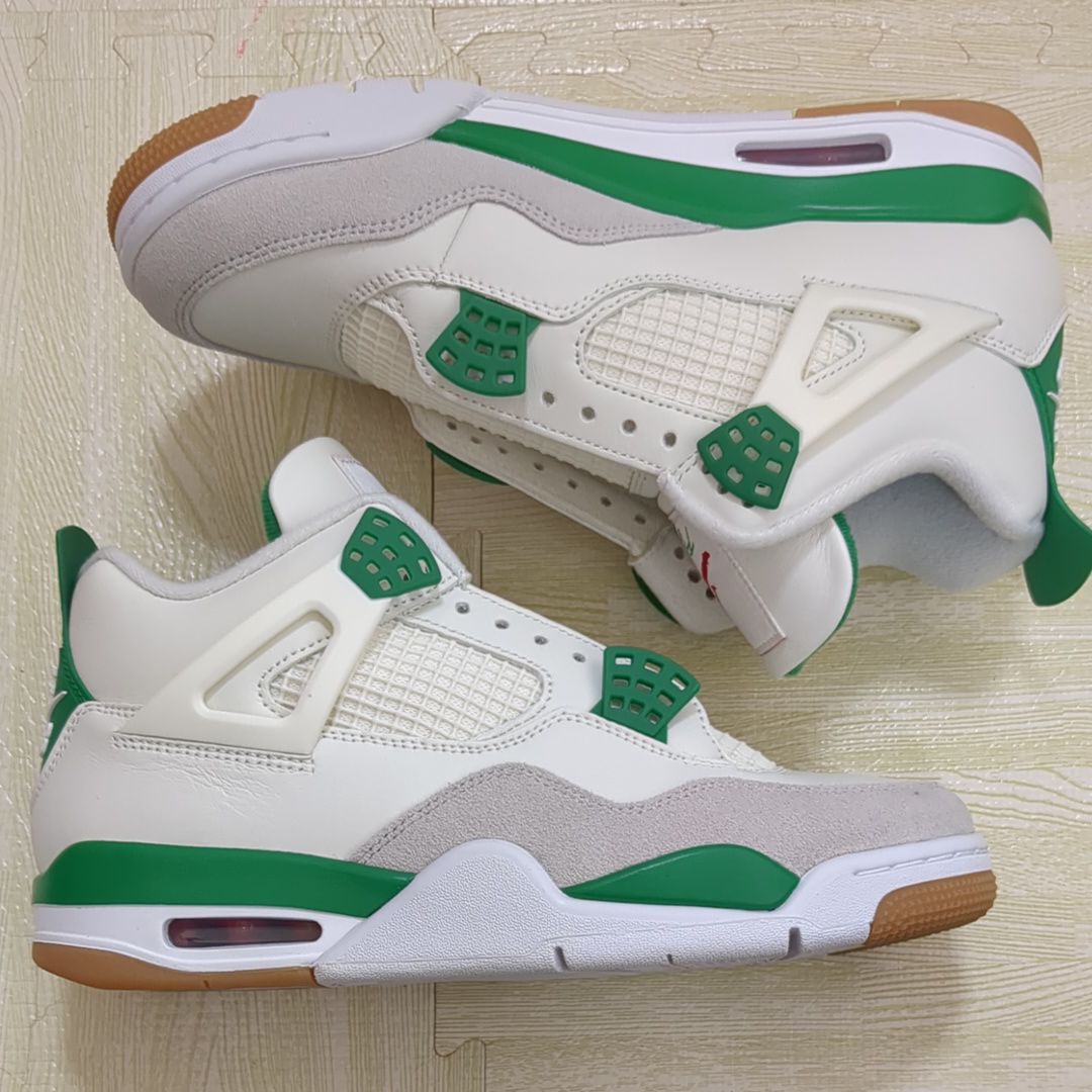 Nike SB × Air Jordan 4 Retro SP "Pine Green"