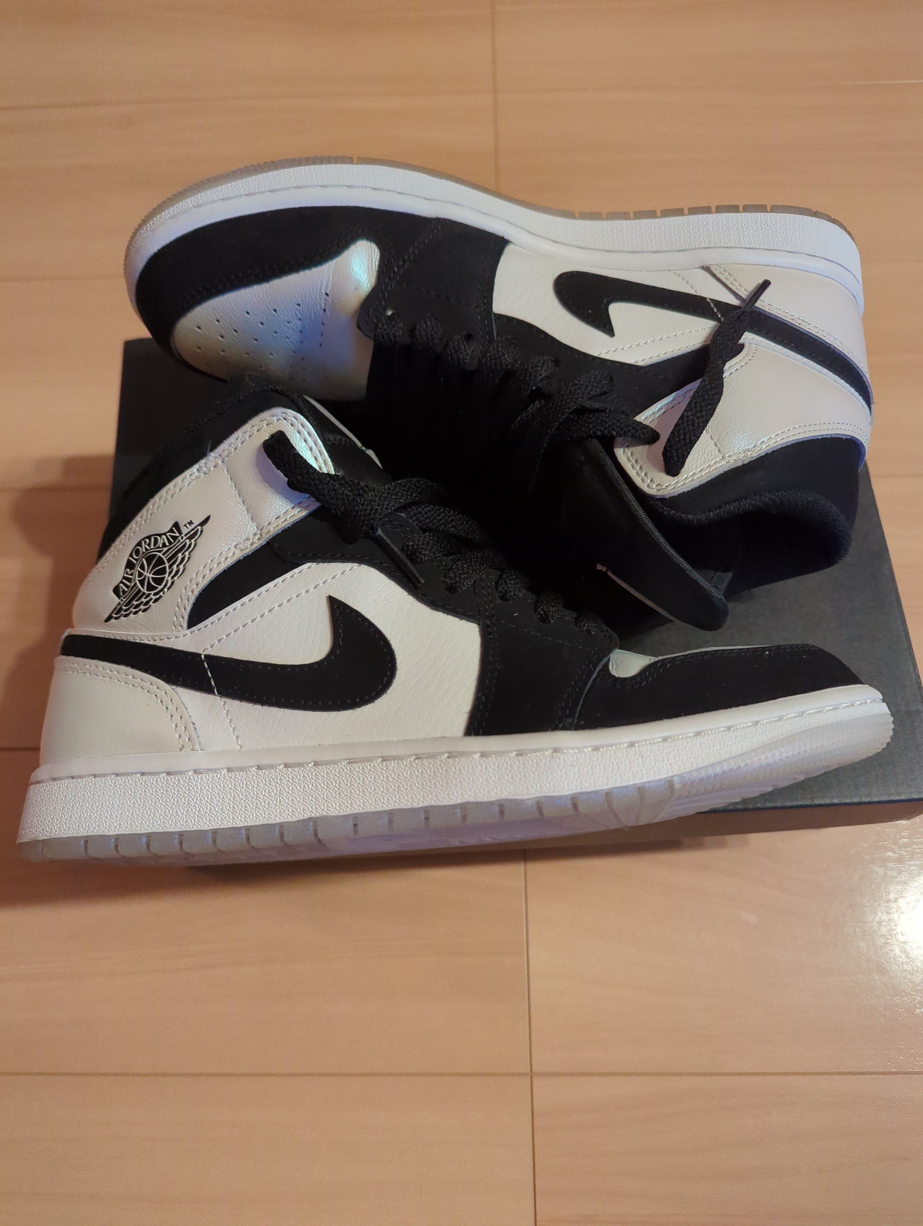Nike Air Jordan 1 Mid "Omega/Black/White"