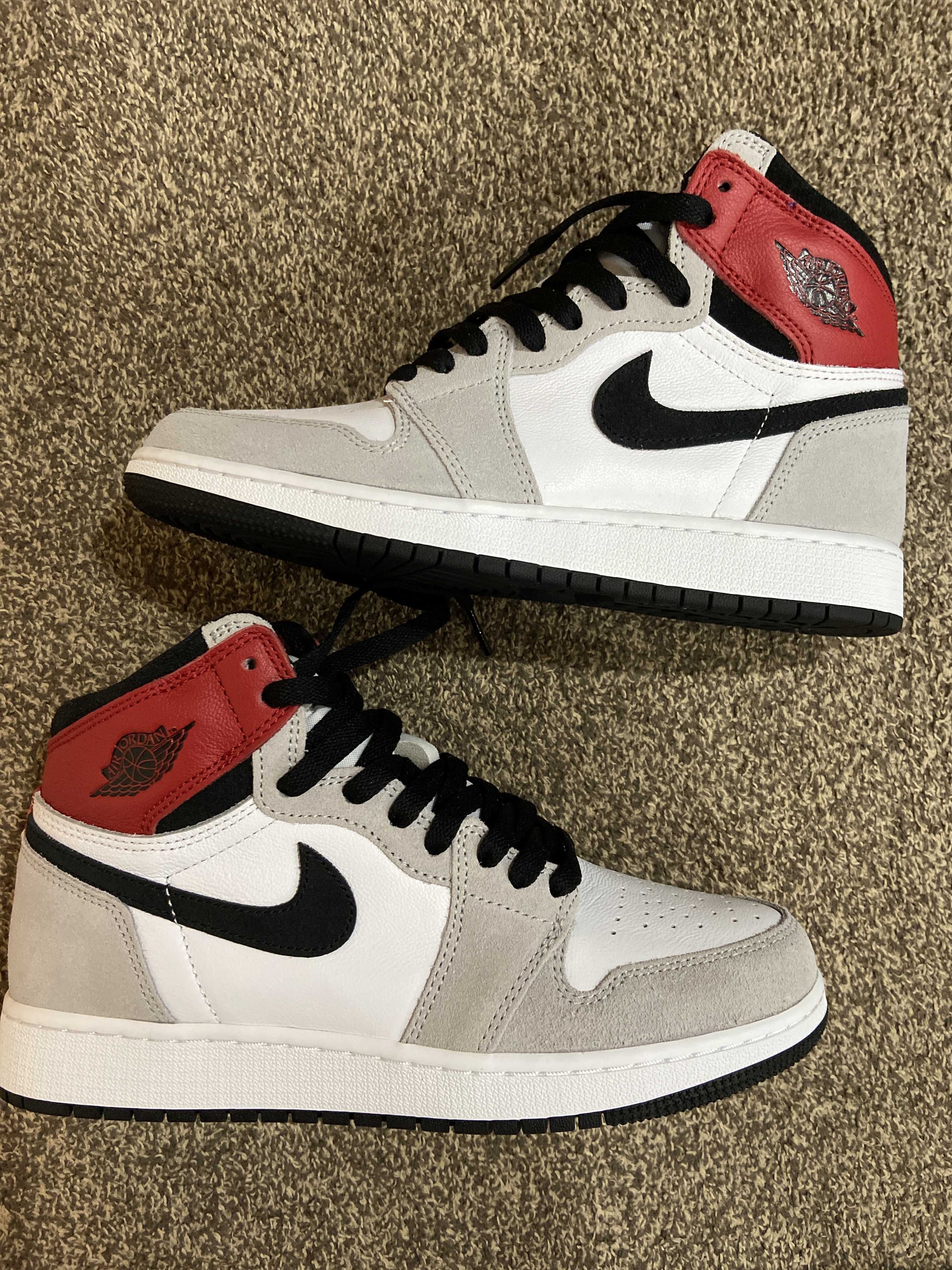 Nike GS Air Jordan 1 High OG "Light Smoke Grey"