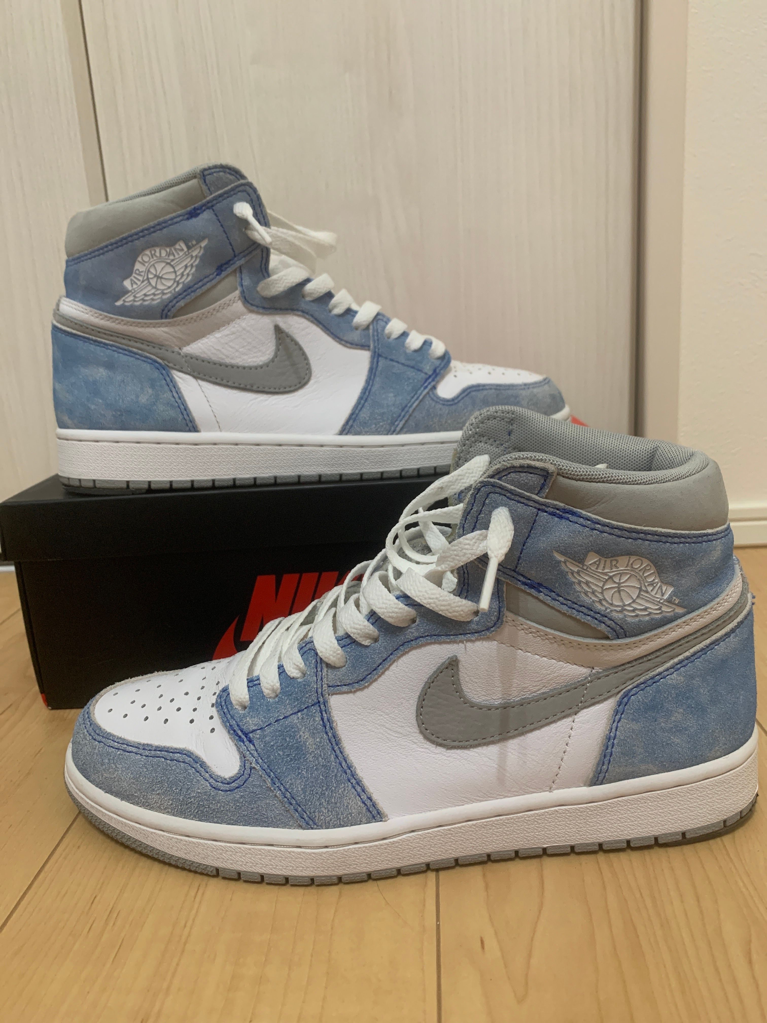 Nike Air Jordan 1 High OG "Hyper Royal"