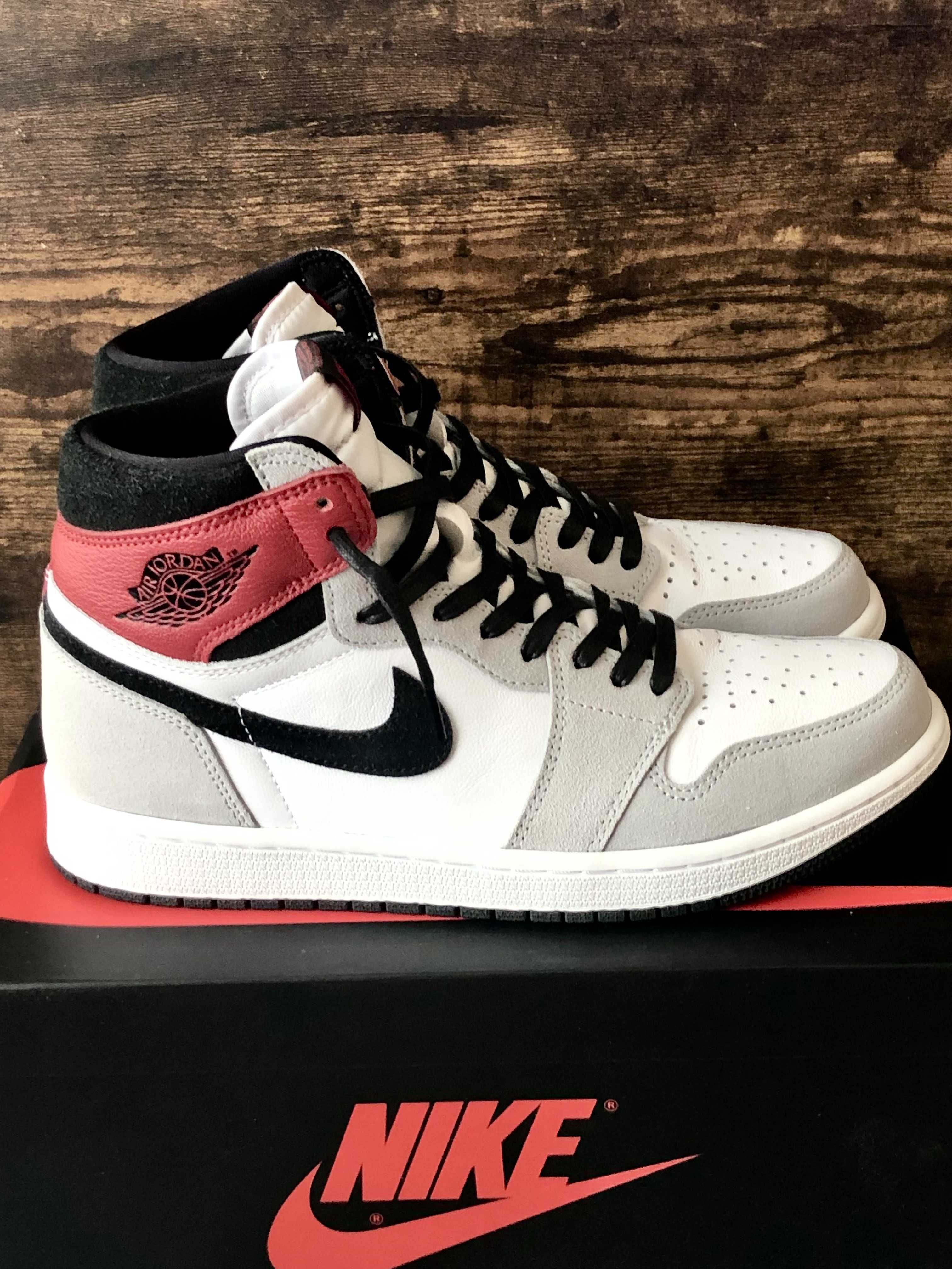 Nike Air Jordan 1 High OG "White/Black/Light Smoke Grey"