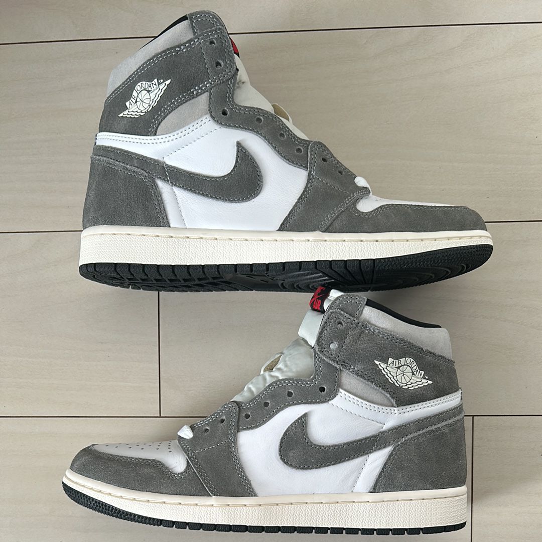 Nike Air Jordan 1 Retro High OG "Black and Smoke Grey"
