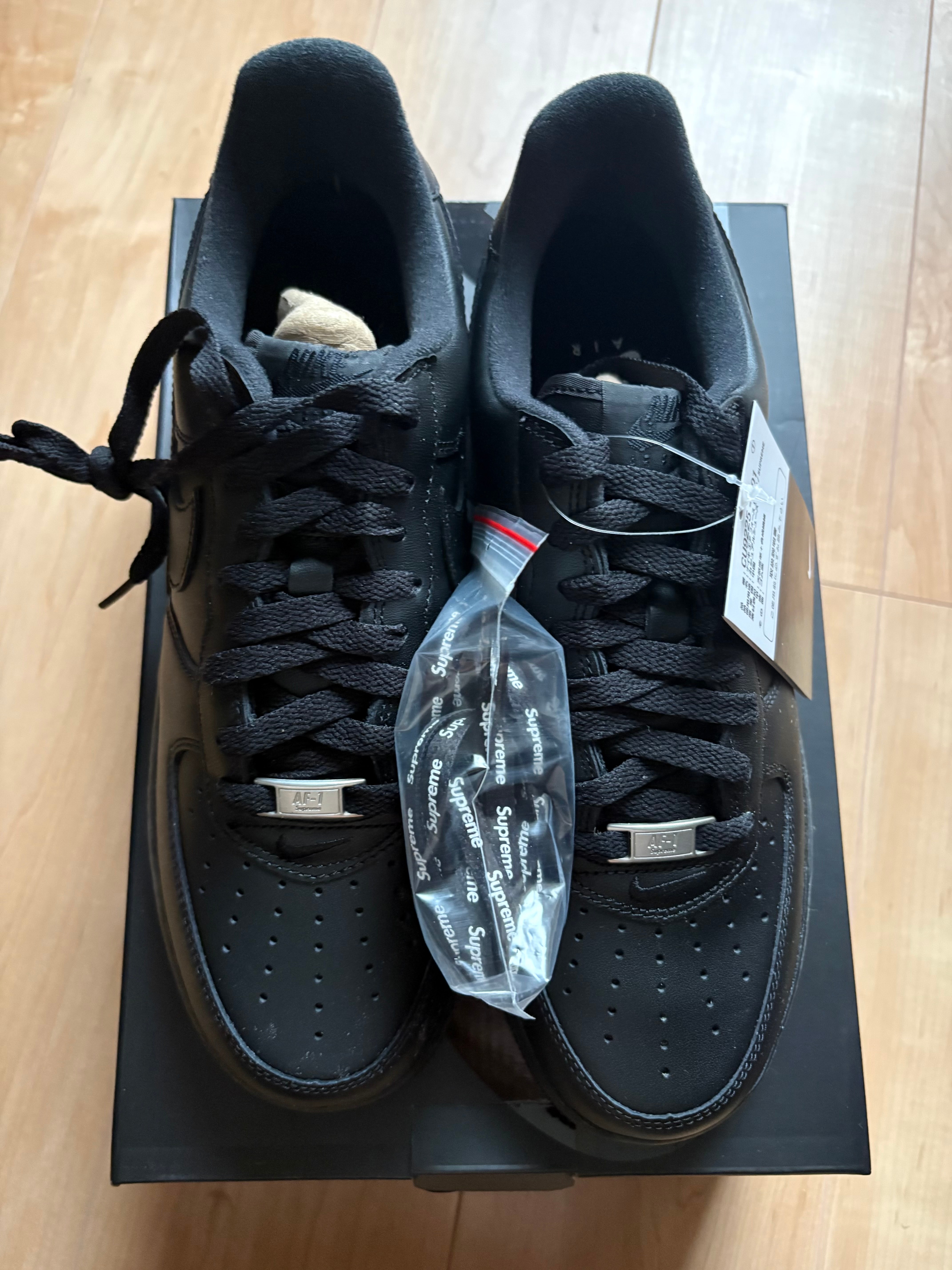 Supreme × Nike Air Force 1 Low "Black"