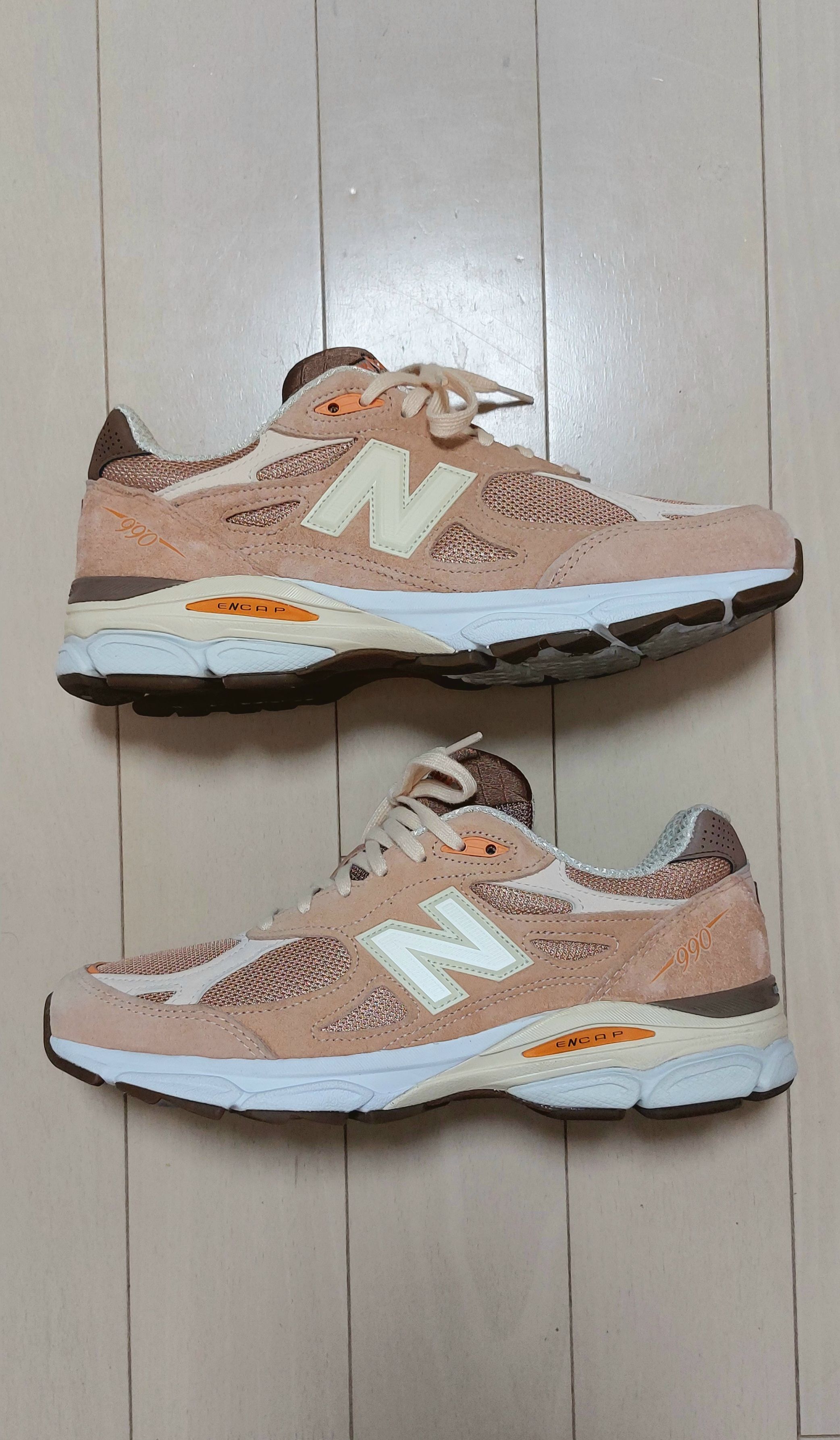 size? × New Balance 990V3 "Cream/Orange"