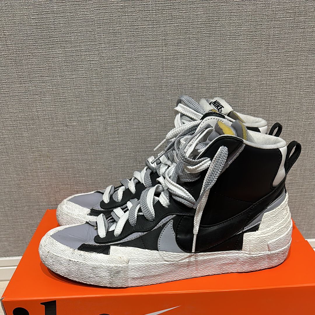sacai × NIKE BLAZER MID "BLACK/WOLF GREY/WHITE"