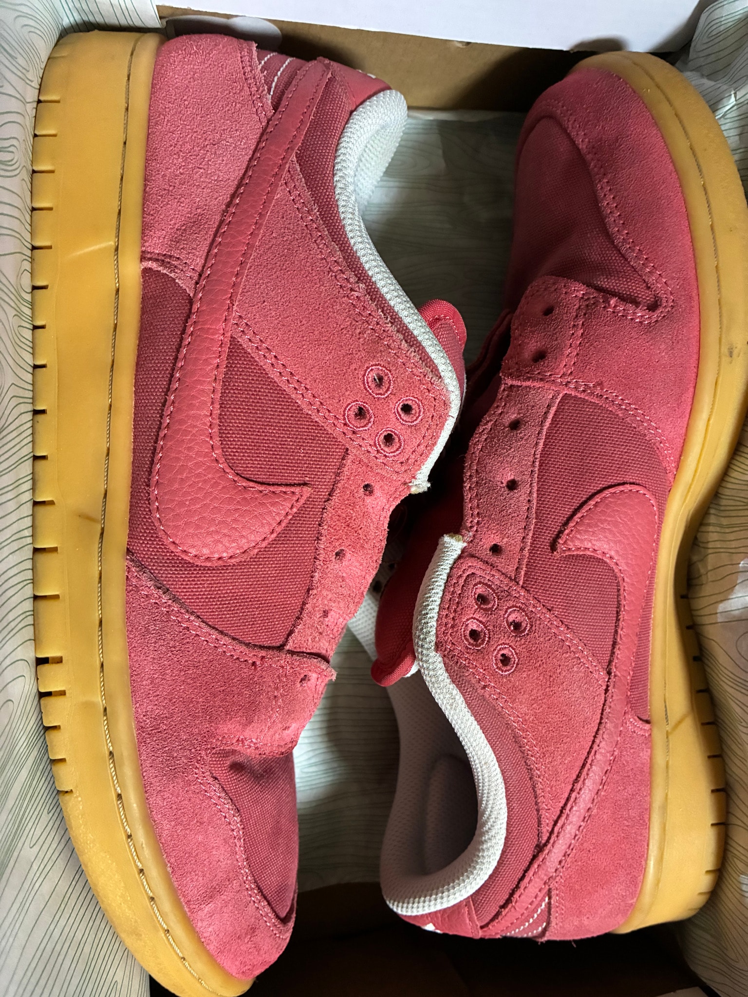 Nike SB Dunk Low "Adobe"