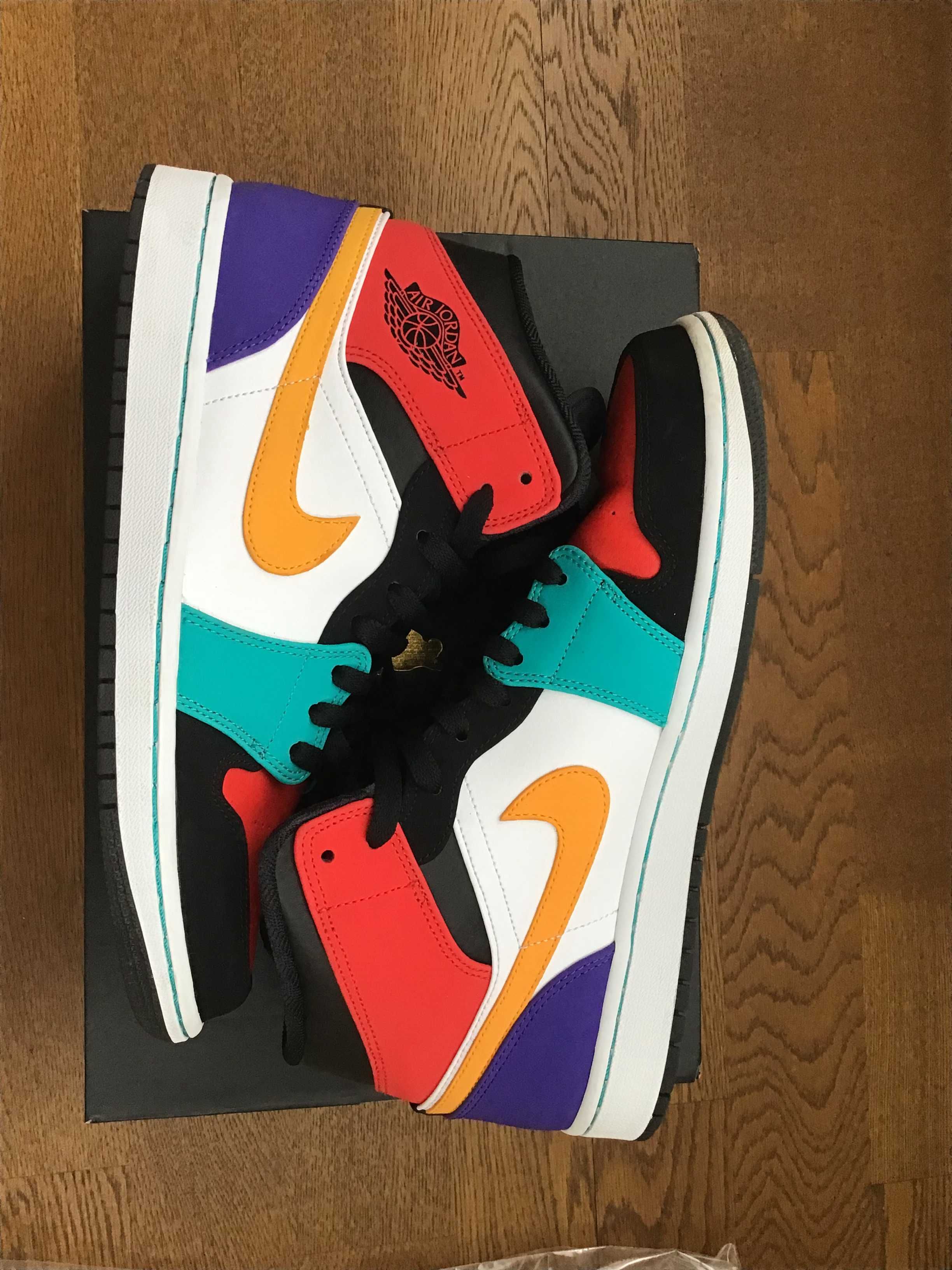 Nike Air Jordan 1 Mid "White/University Red/Black"