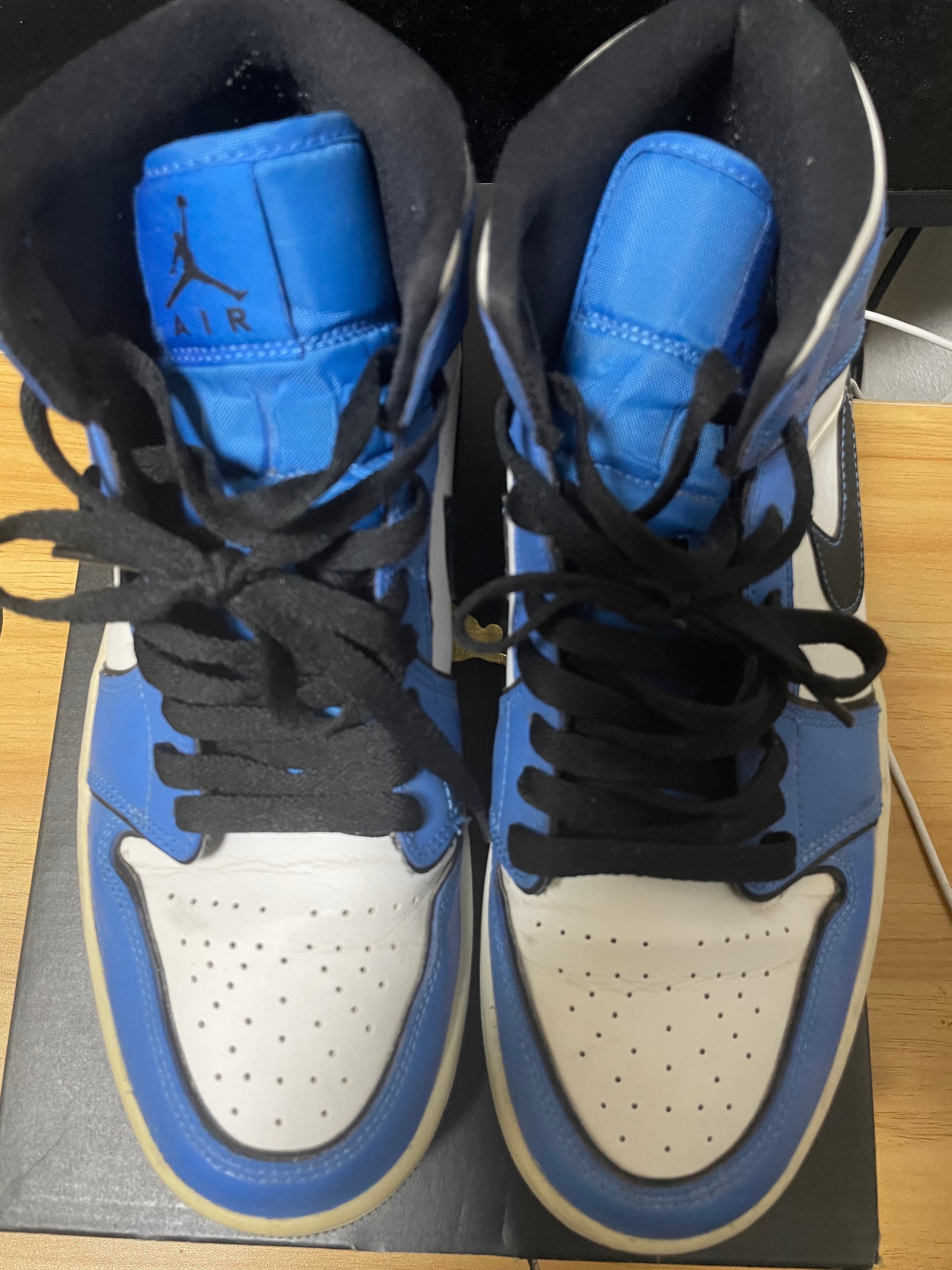 Nike Air Jordan 1 Mid SE "Signal Blue"