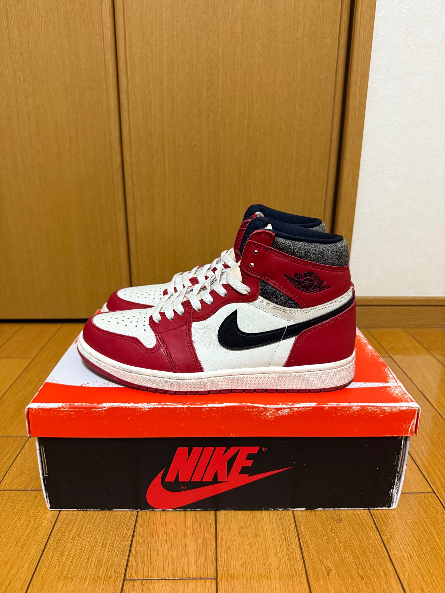 Nike Air Jordan 1 High OG "Lost & Found/Chicago"