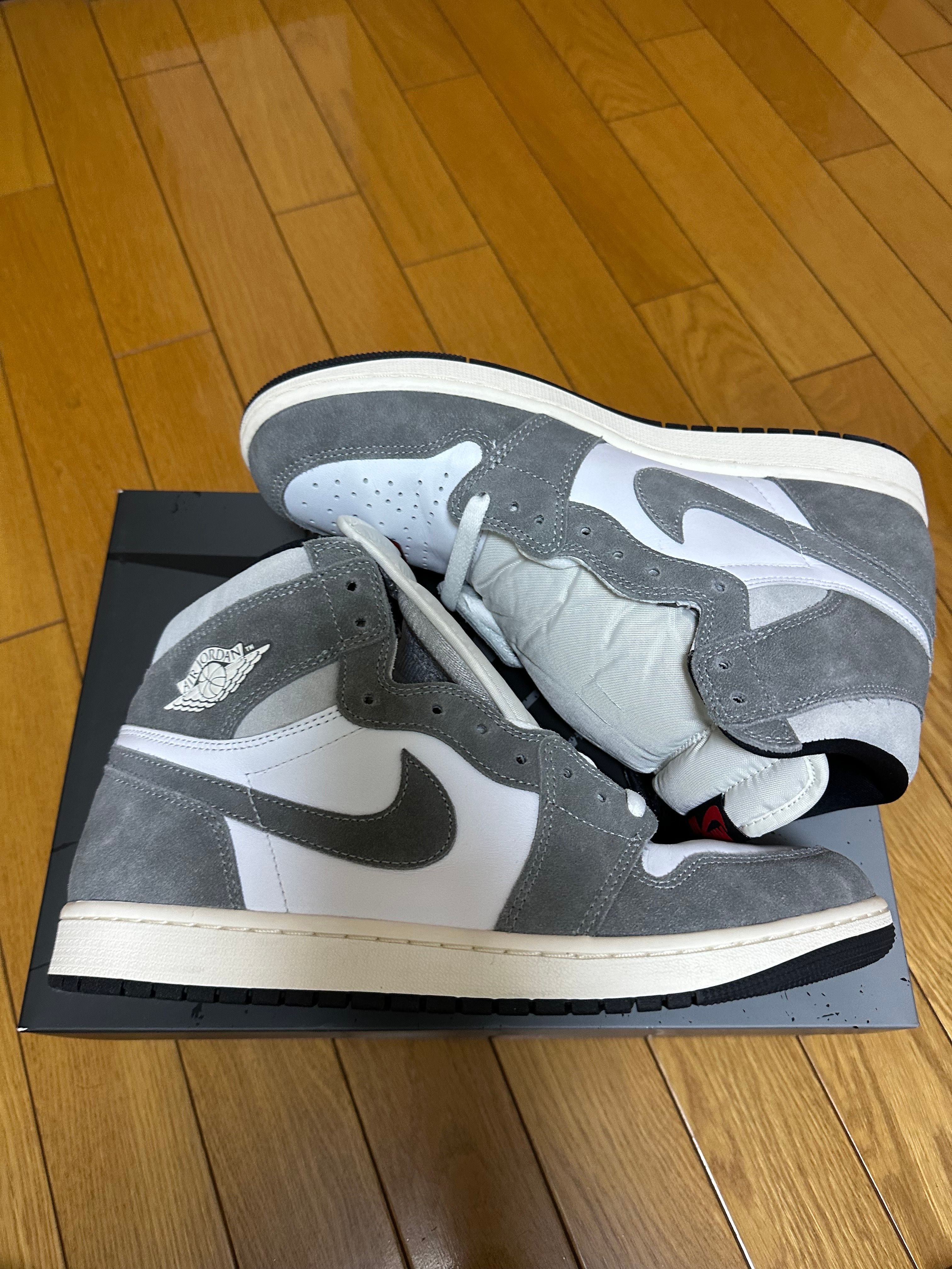 Nike Air Jordan 1 Retro High OG "Black and Smoke Grey"