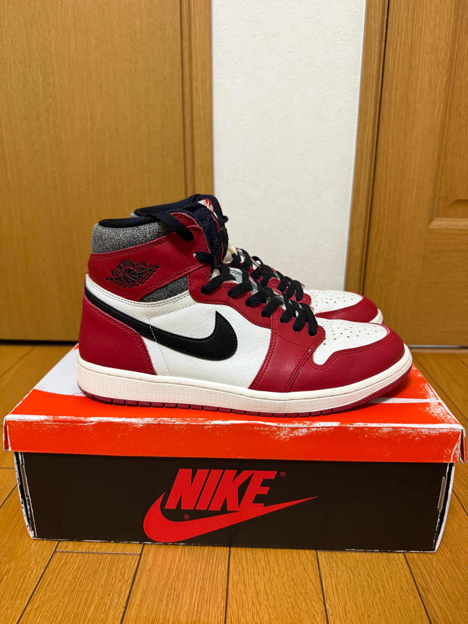 Nike Air Jordan 1 High OG "Lost & Found/Chicago"