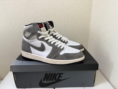 Nike Air Jordan 1 Retro High OG "Black and Smoke Grey"