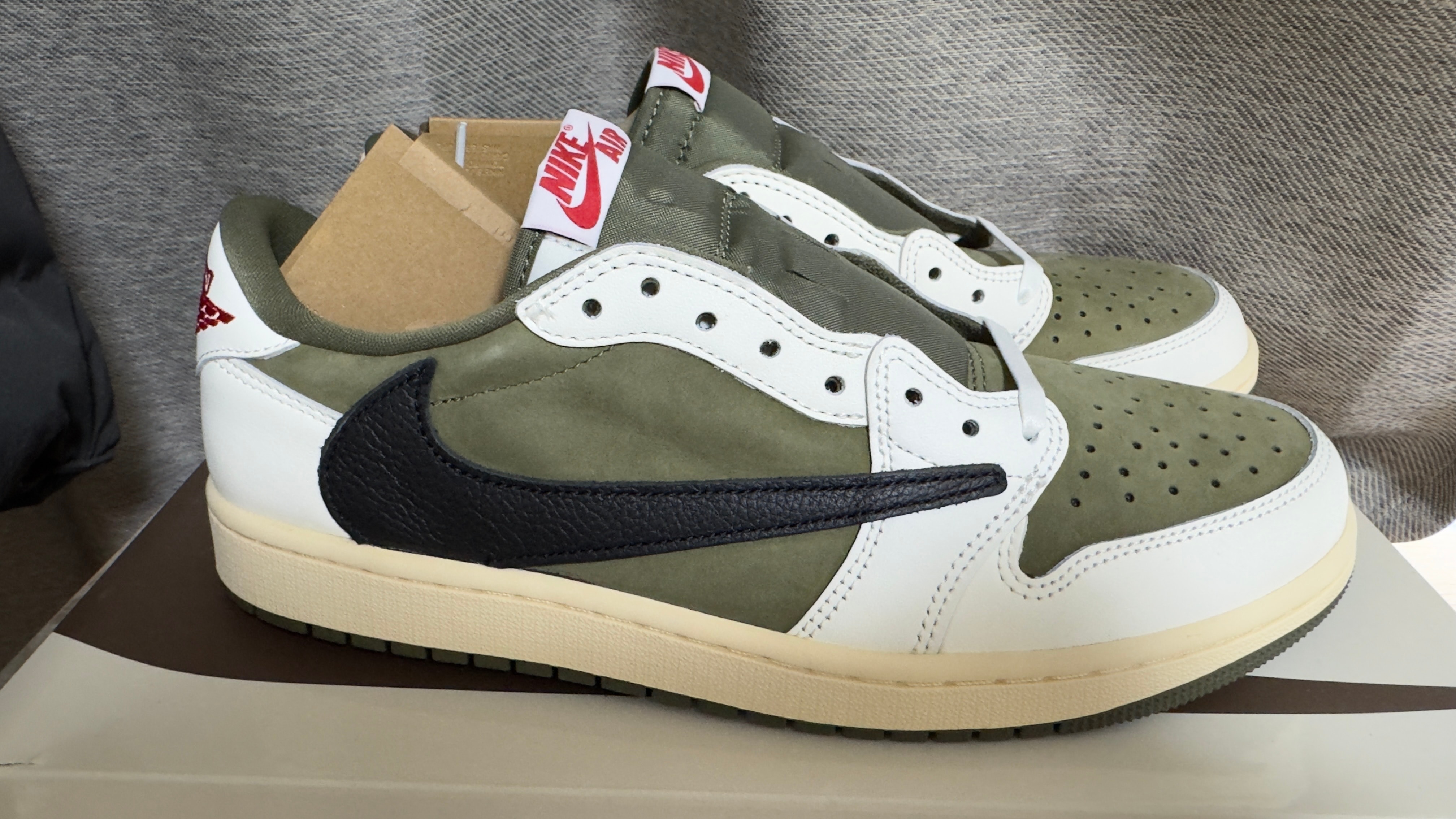 Travis Scott × Nike Air Jordan 1 Low OG SP "Reverse Olive"