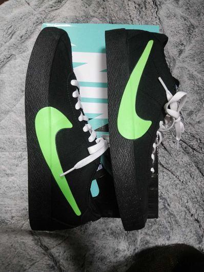 Poets × Nike SB Bruin QS