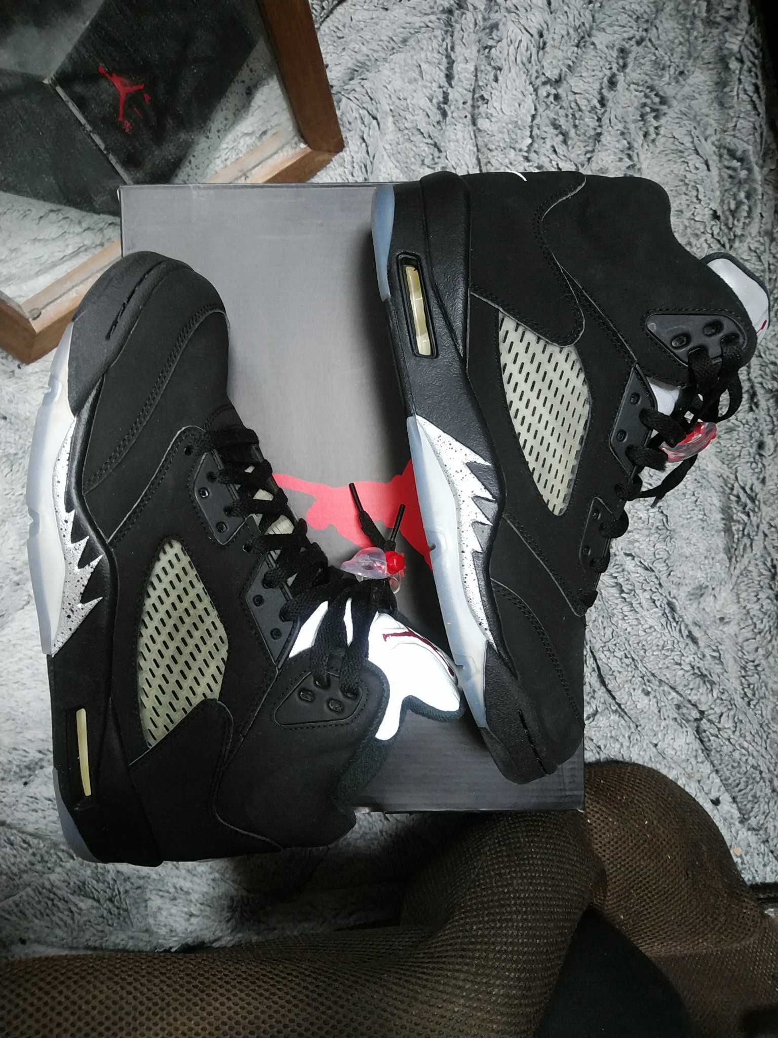 Nike Air Jordan 5 Retro OG "Black/Fire Red/Metallic Silver/White" (2016)