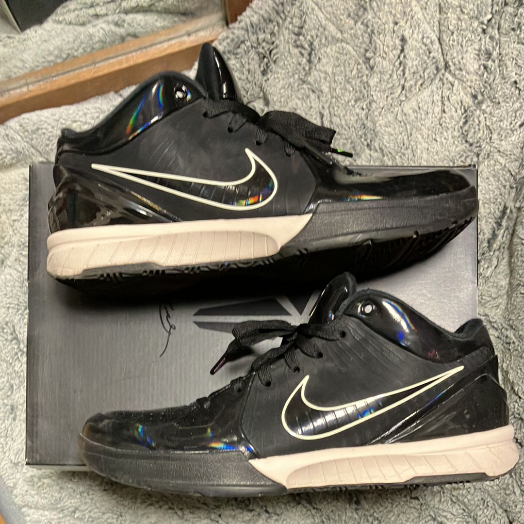 UNDEFEATED × Nike Kobe 4 Protro "Black Mamba"