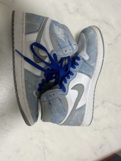 Nike Air Jordan 1 High OG "Hyper Royal"