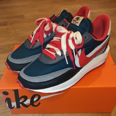 UNDERCOVER × sacai × Nike LD Waffle "Midnight Spruce/Pale Ivory-Dark Grey-University Red"