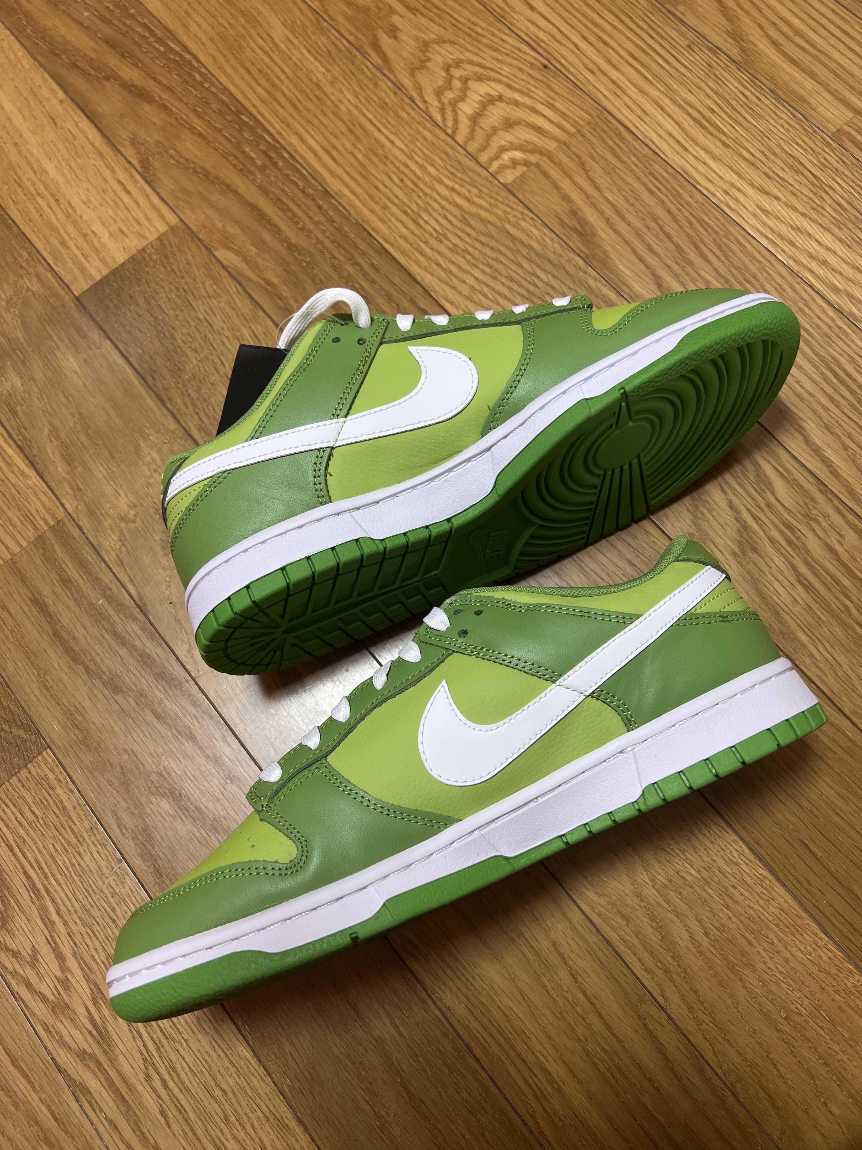 Nike Dunk Low "Chlorophyll/White/Vivid Green"