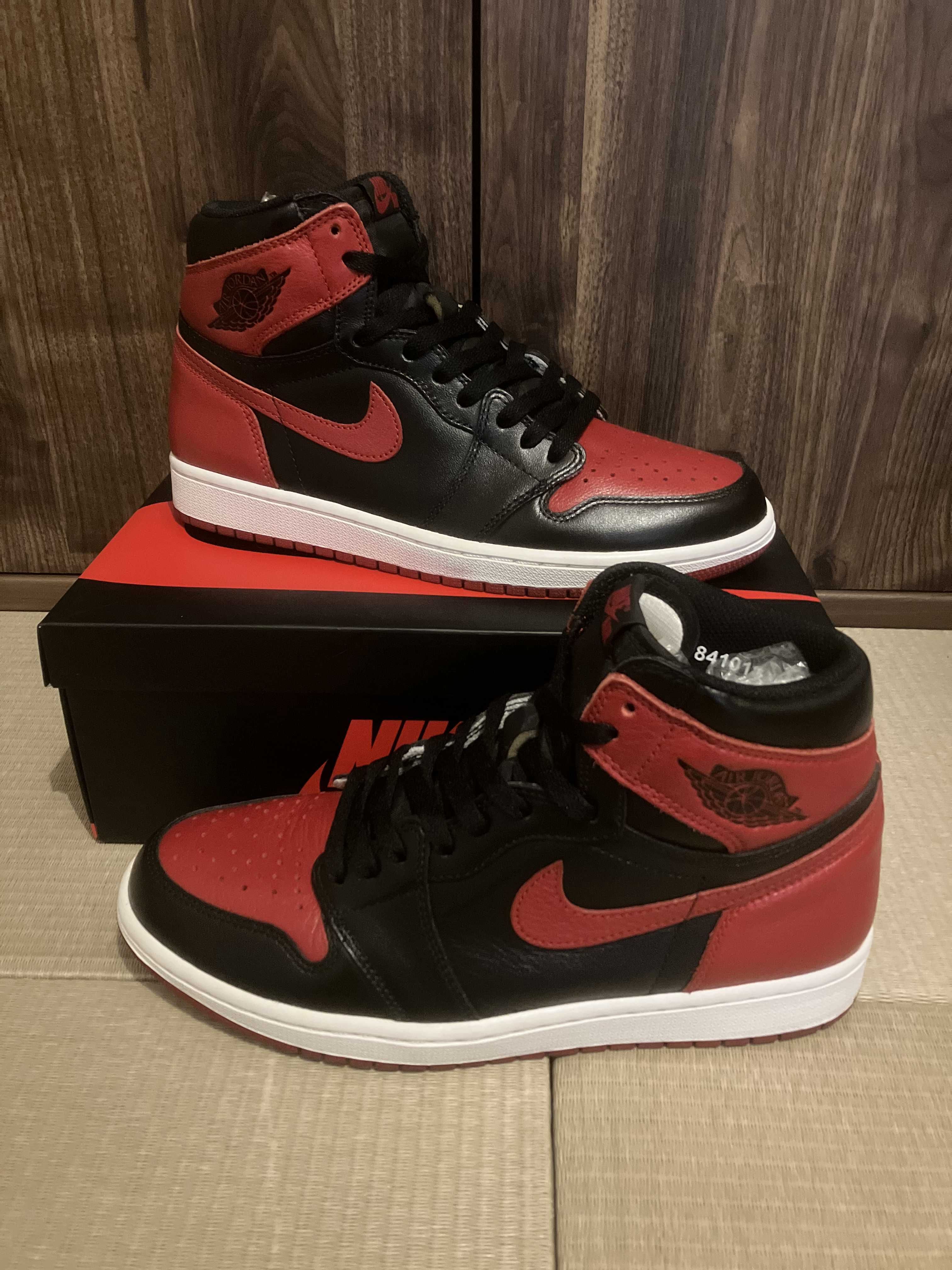 Nike Air Jordan 1 Retro High OG "Bred/Banned" (2016)