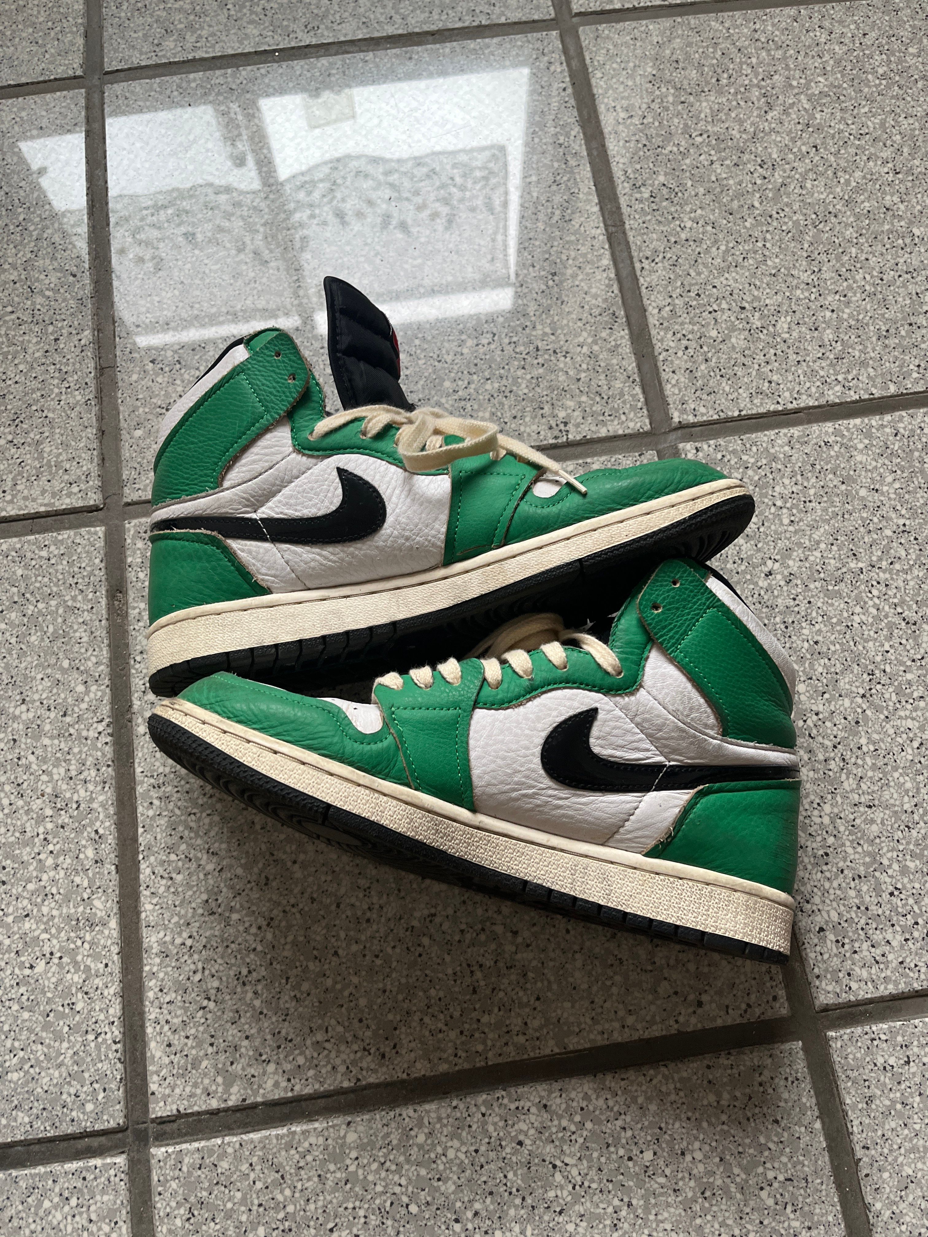 Nike Women's Air Jordan 1 High OG "Lucky Green/White-Sail-Black"