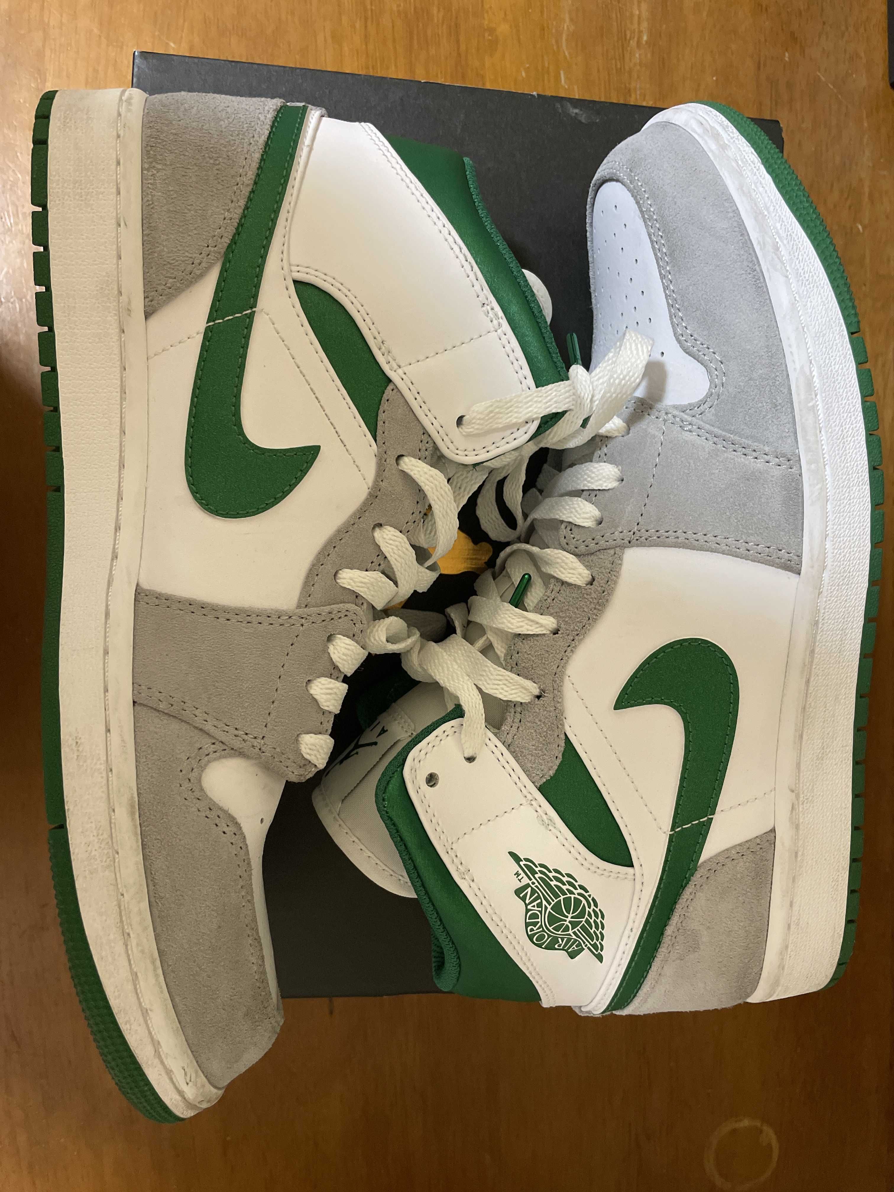 Nike Air Jordan 1 Mid "Green Grey White"