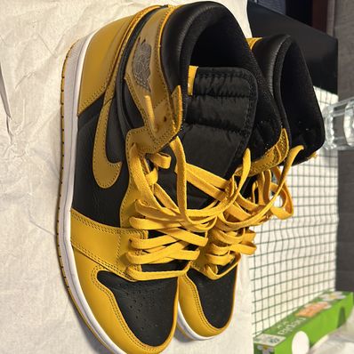 Nike Air Jordan 1 High OG "Pollen"