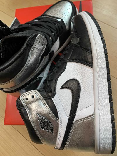 Nike Women's Air Jordan 1 Retro High OG "Silver Toe"