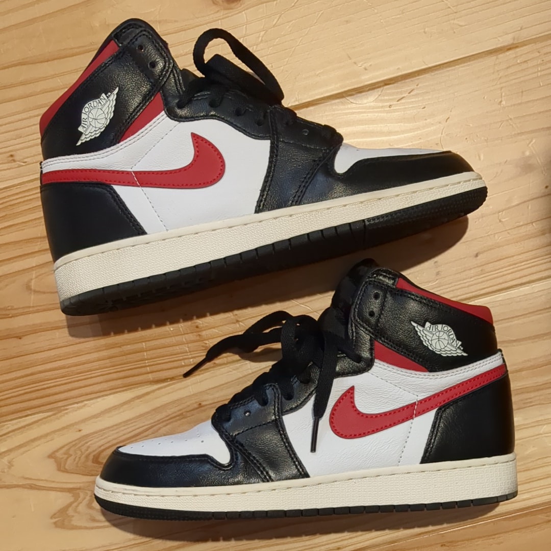Nike Air Jordan 1 Retro High "Black/White/Sail/Gym Red"