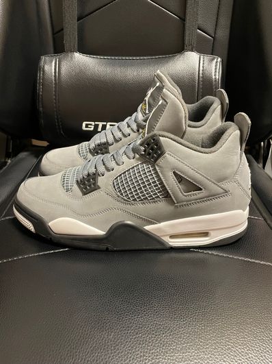 Nike Air Jordan 4