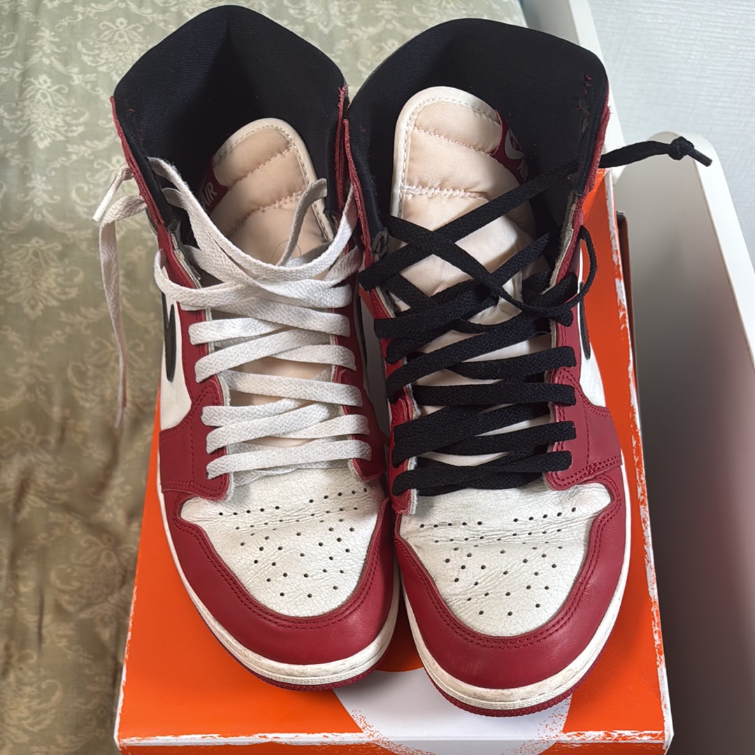 Nike Air Jordan 1 High OG "Lost & Found/Chicago"