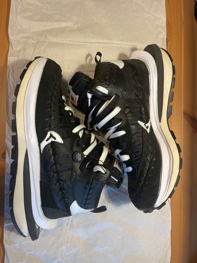 Jean-Paul Gaultier × sacai × Nike Vapor Waffle "Black/Black-White"