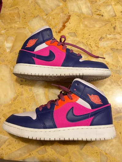 Nike GS Air Jordan 1 Mid "Fire Pink/Barely Grape"
