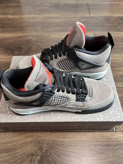 Nike Air Jordan 4 "Taupe Haze"