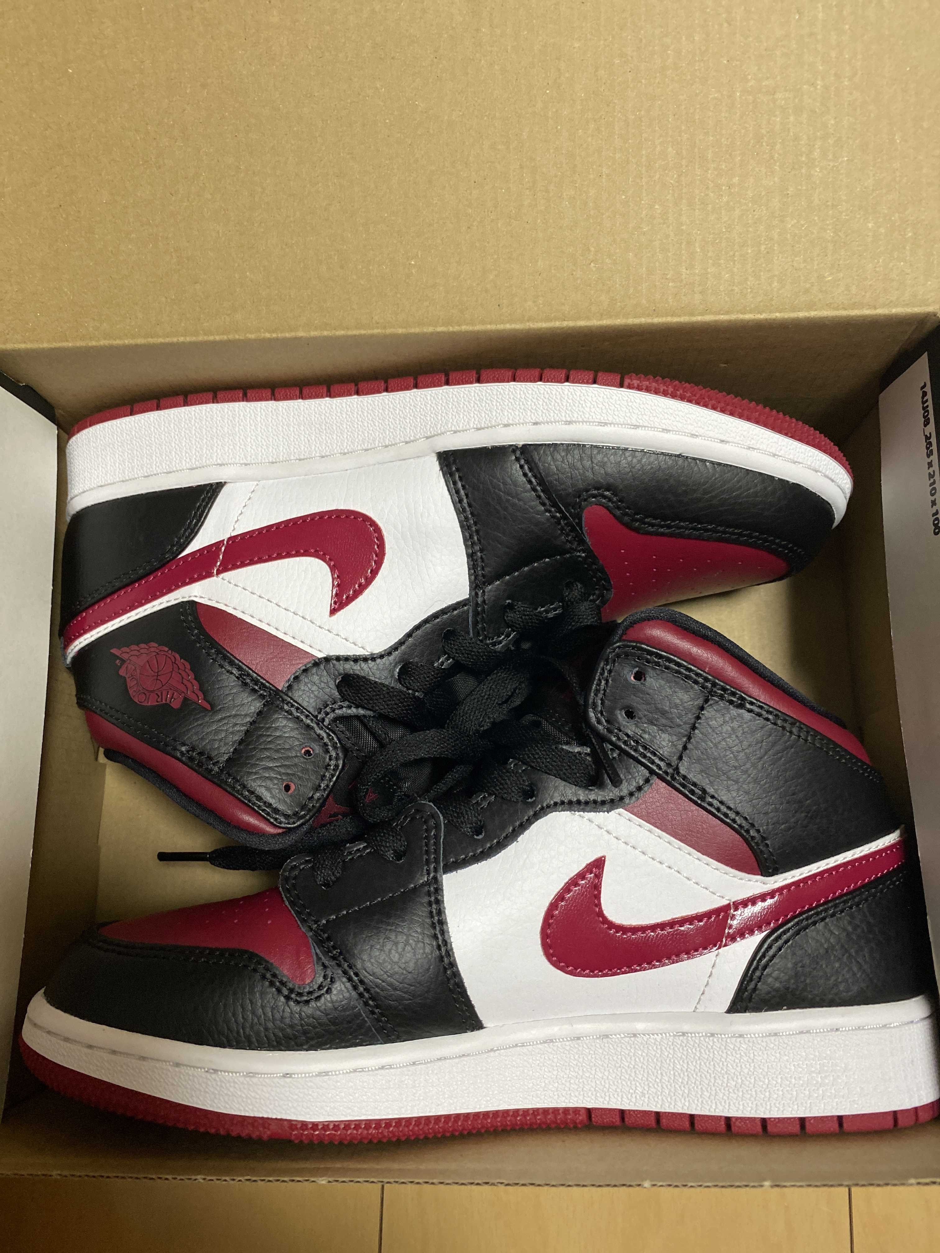 NIKE AIR JORDAN 1 MID "BLACK/RED/WHITE"