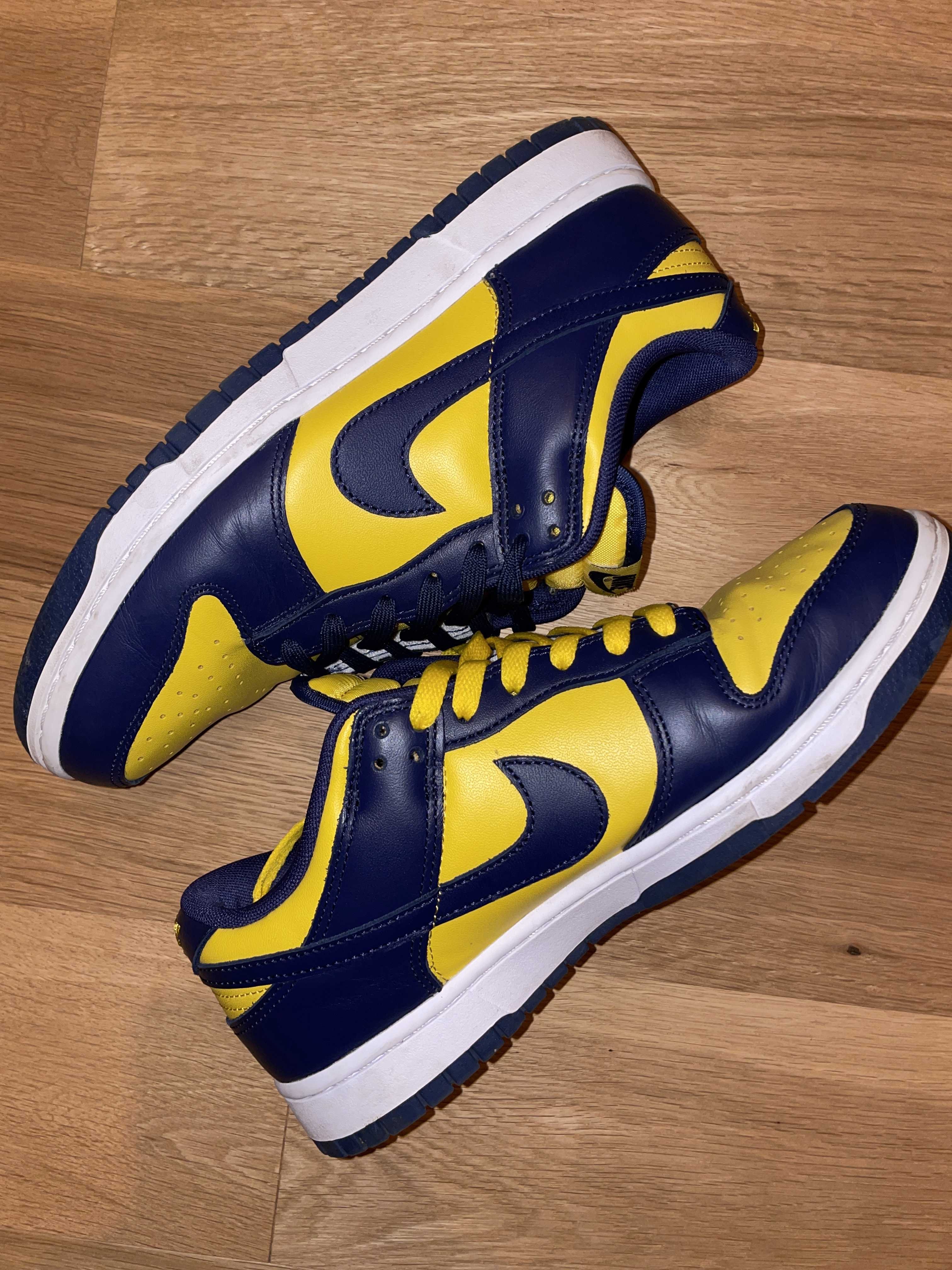 Nike Dunk Low "Michigan"