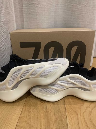 adidas YEEZY 700V3 "Azael"
