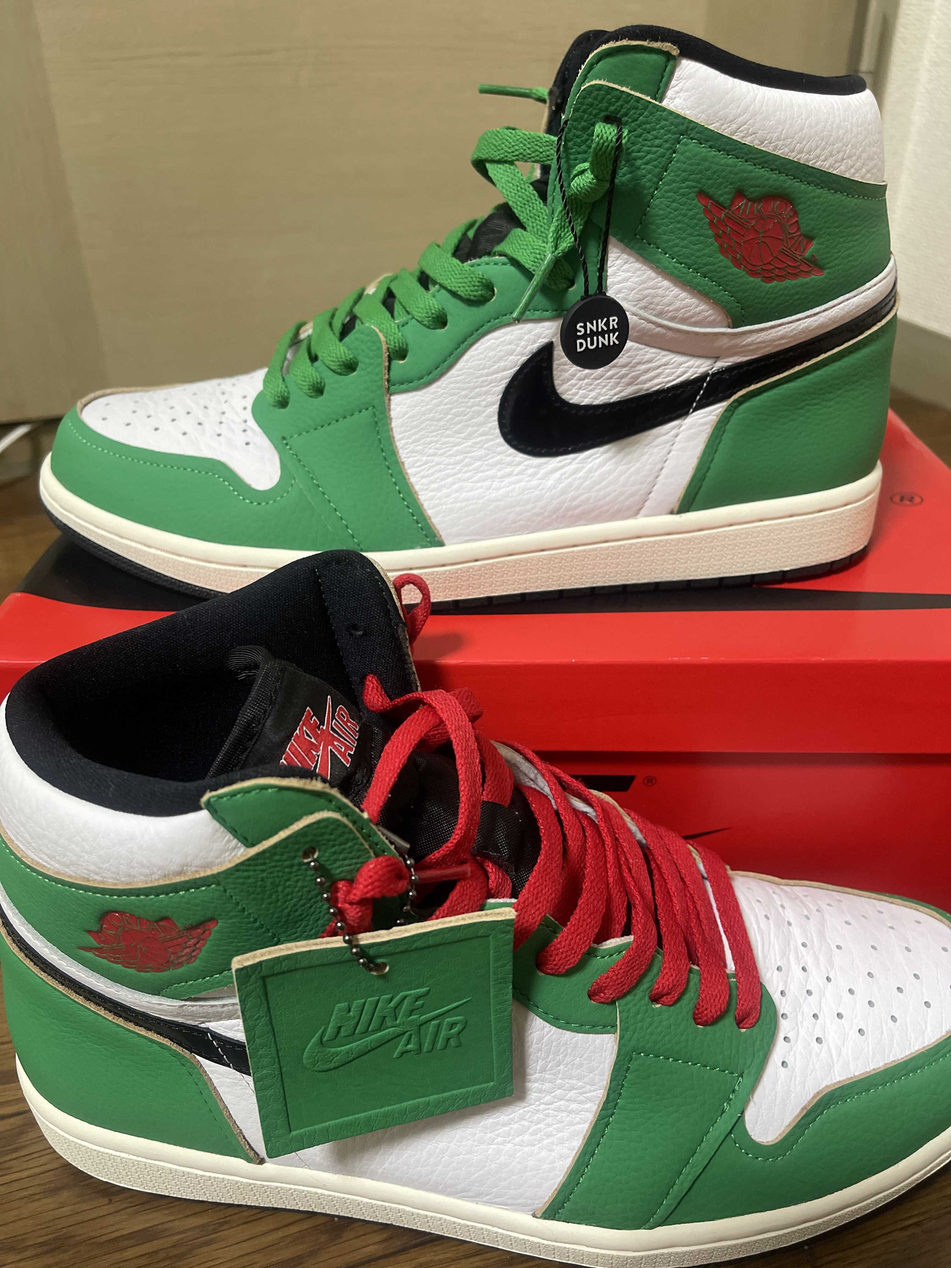 Nike Women's Air Jordan 1 High OG "Lucky Green/White-Sail-Black"