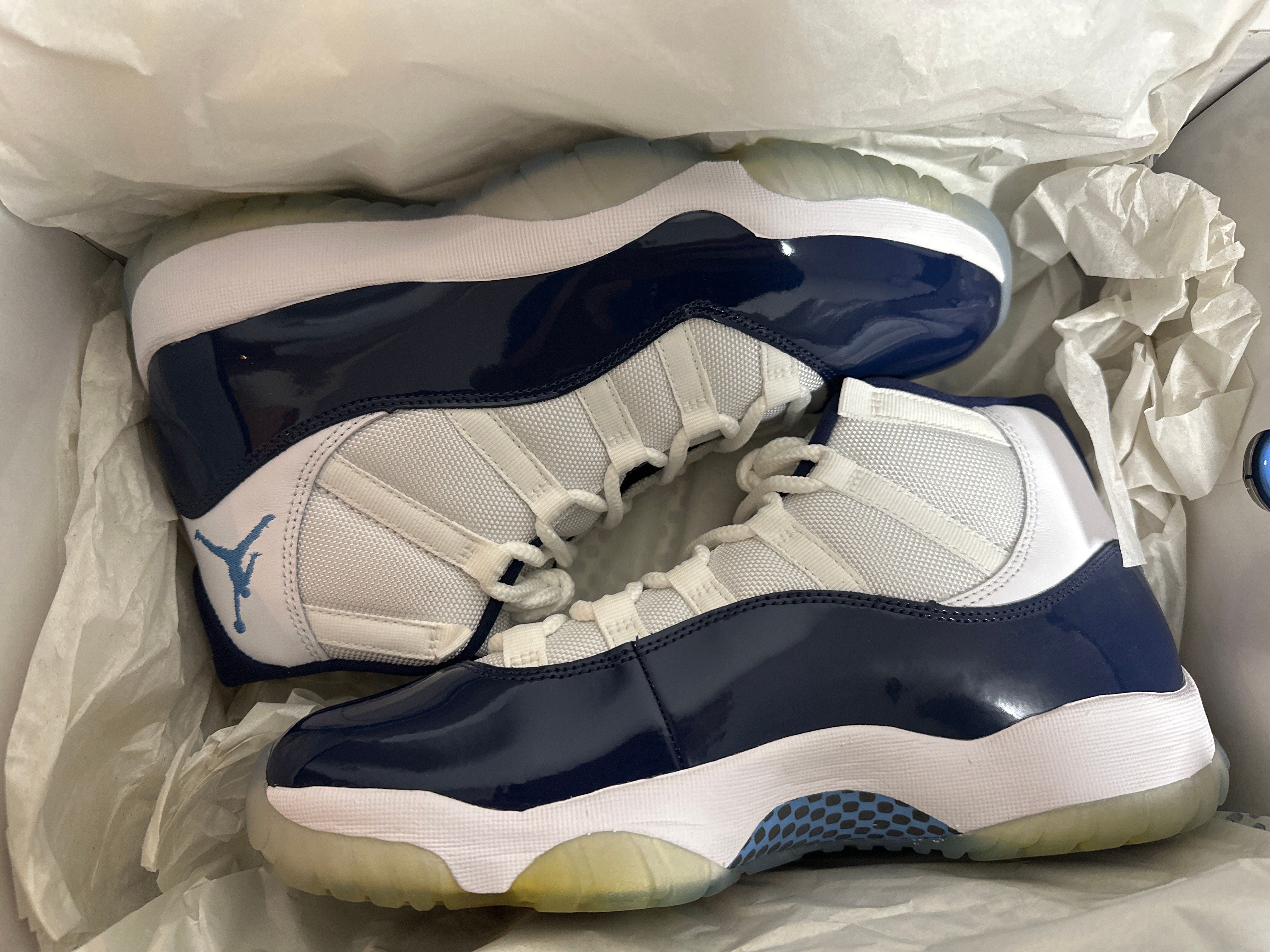 Nike Air Jordan 11 Retro "UNC Win Like 82"