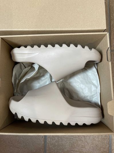 adidas YEEZY Slide "Pure" (GZ5554)