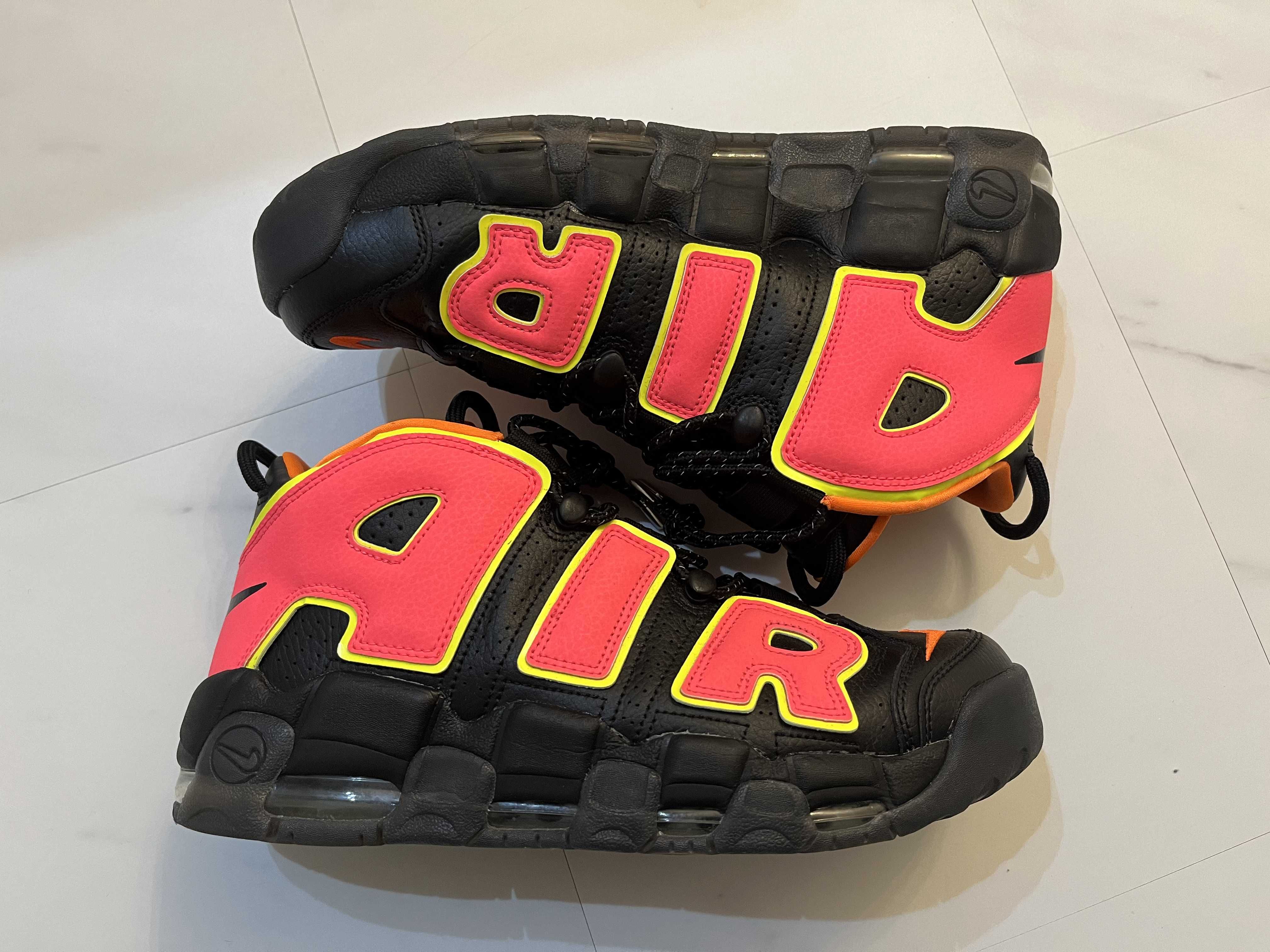 NIKE Women's AIR MORE UPTEMPO "HOT PUNCH"