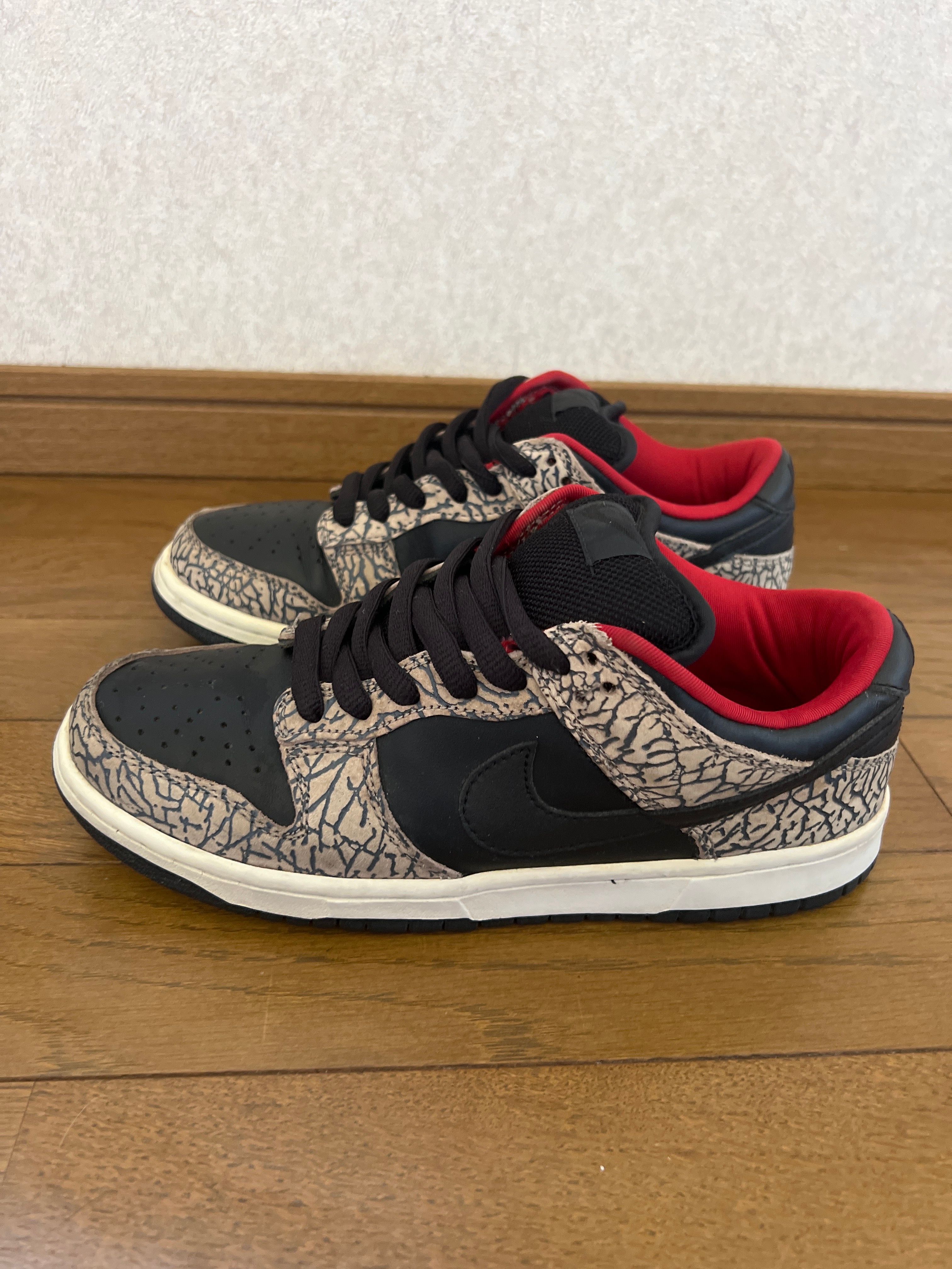 Supreme × Nike SB Dunk Low "Black Cement/Safari" (2002)