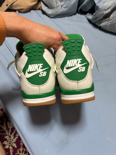 Nike SB × Air Jordan 4 Retro SP "Pine Green"