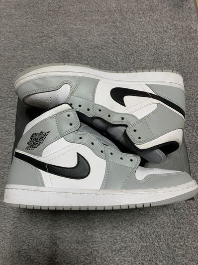 Nike Air Jordan 1 Mid "Light Smoke Grey/White/Black"