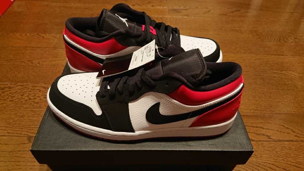 Nike Air Jordan 1 Low "Black Toe"
